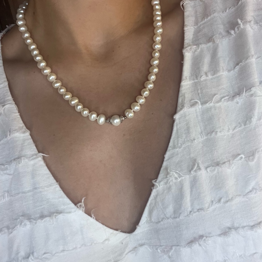 Freshwater white real pearls necklace